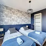 Pour 8 Personnes Et 5 Lits Galaxie * Clermont-Ferrand